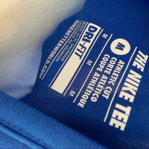 Dri-fit Nike tee v-neck - Picture 4 of 4